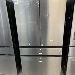 Samsung Bespoke 4 Door Refrigerator With Beverage Center
