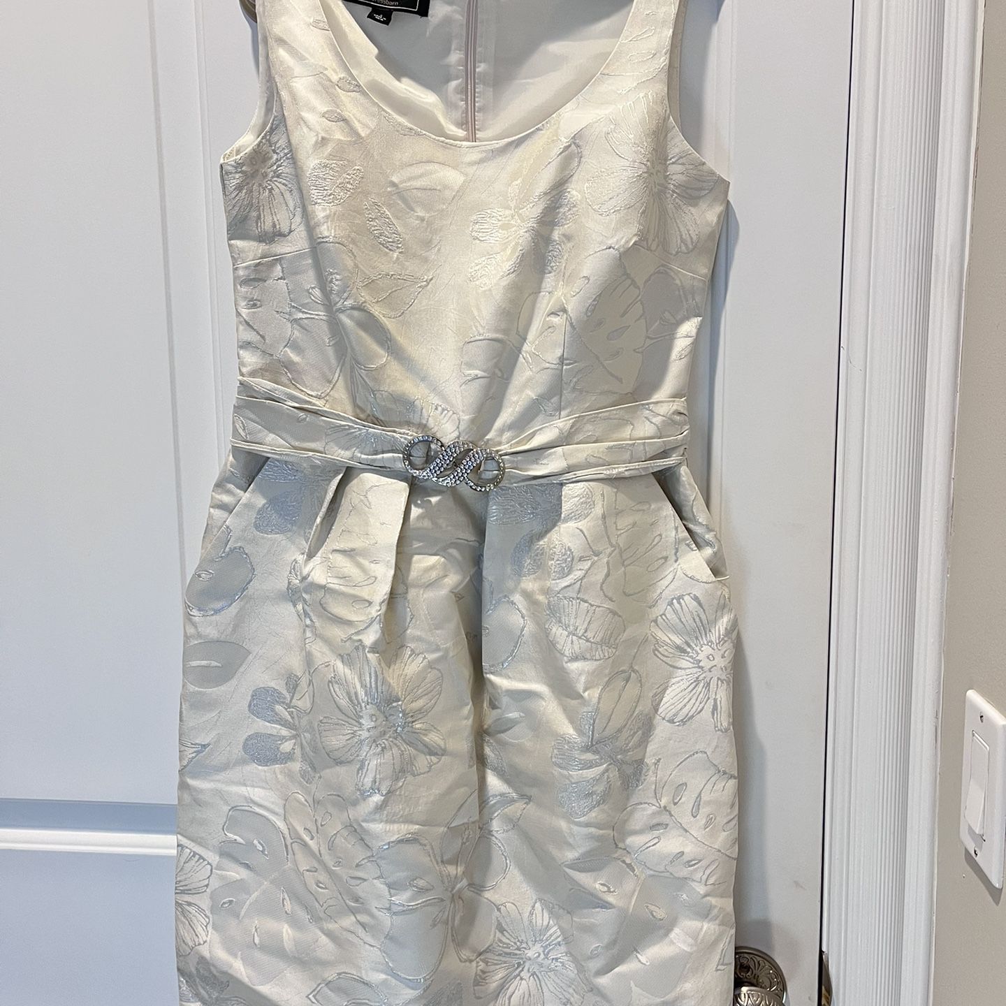 Cocktail Dress -pearl White Size 4