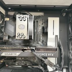 Gaming beast Intel i7 32GB Ram 5070ti GPU