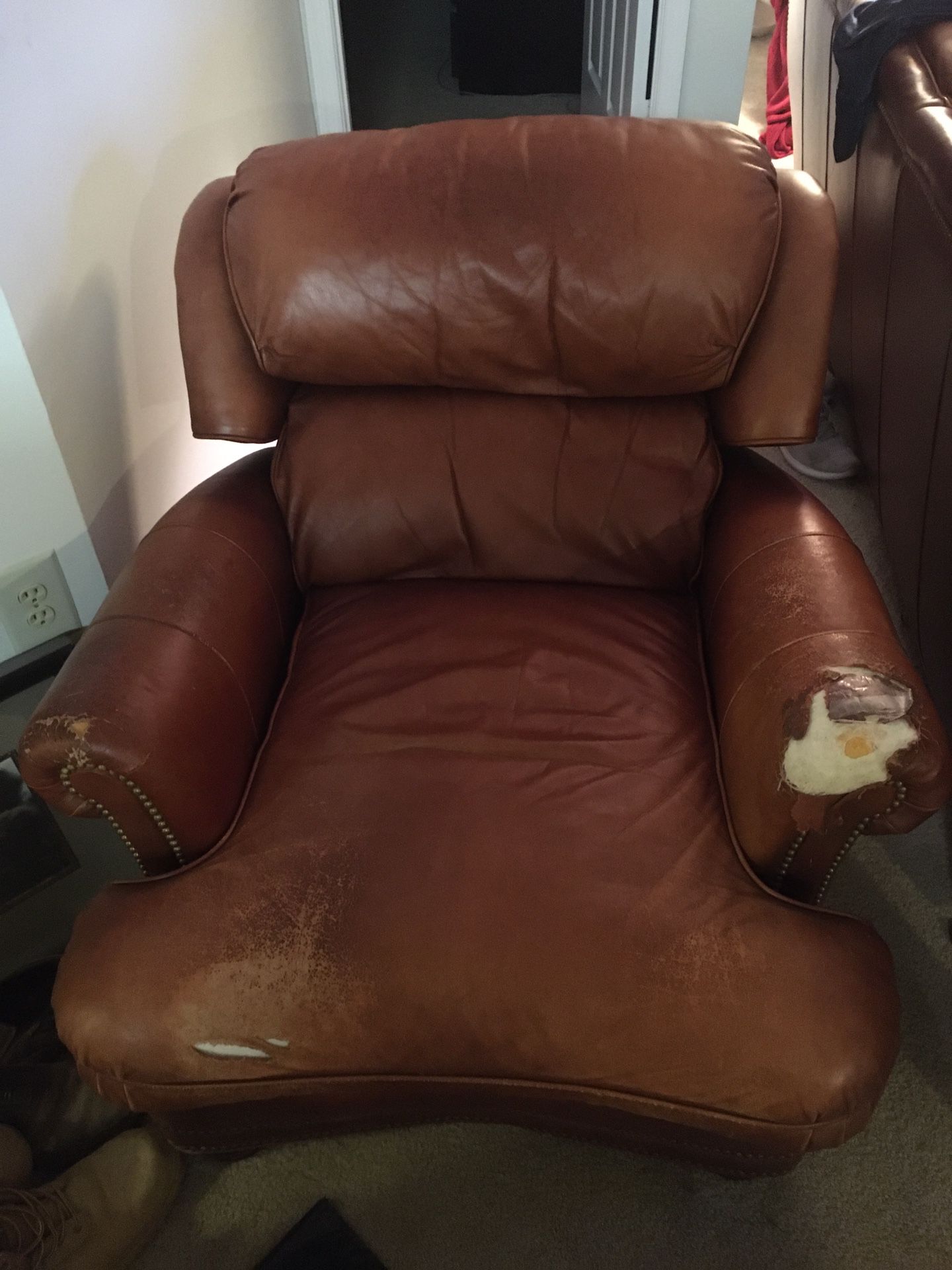 Free recliner leather chair