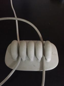 Wire holder for desktop