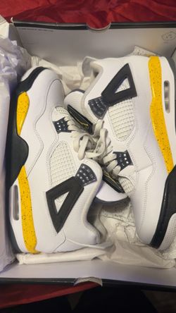 Jordan 4s