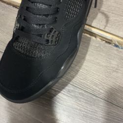 Clean wear 3 times asking 90$ or best offer