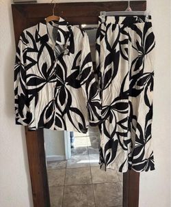 Women’s set size small R wide legs