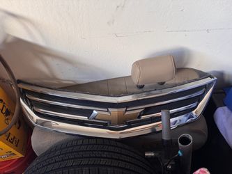 03-07 impala  Front Grille with Chrome Trim