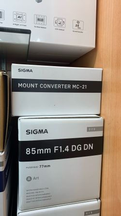 Sigma MC-21 Mount Converter/Lens Adapter (Sigma EF-Mount Lenses to L-Mount Camera)