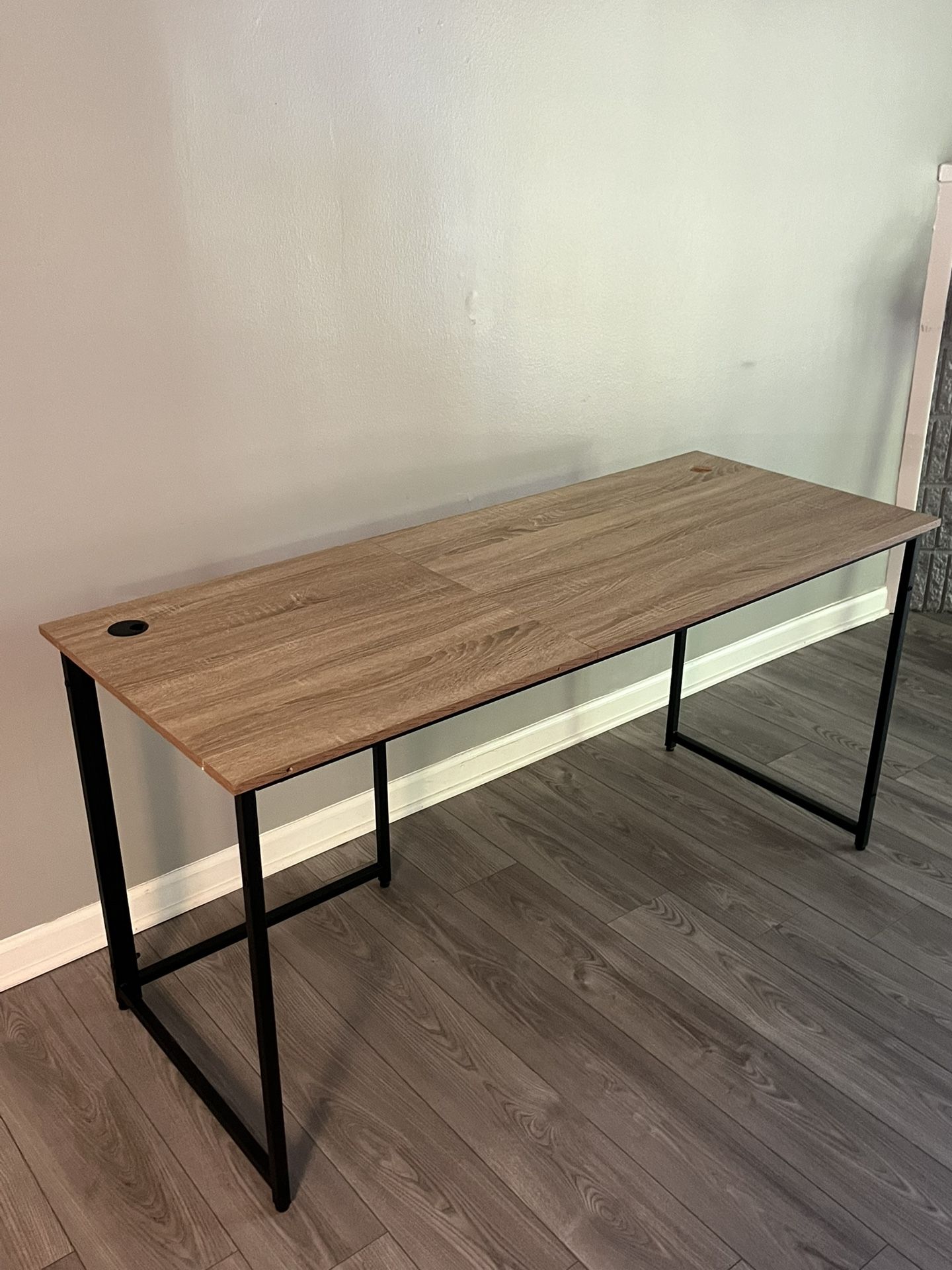 Table / Office desk 