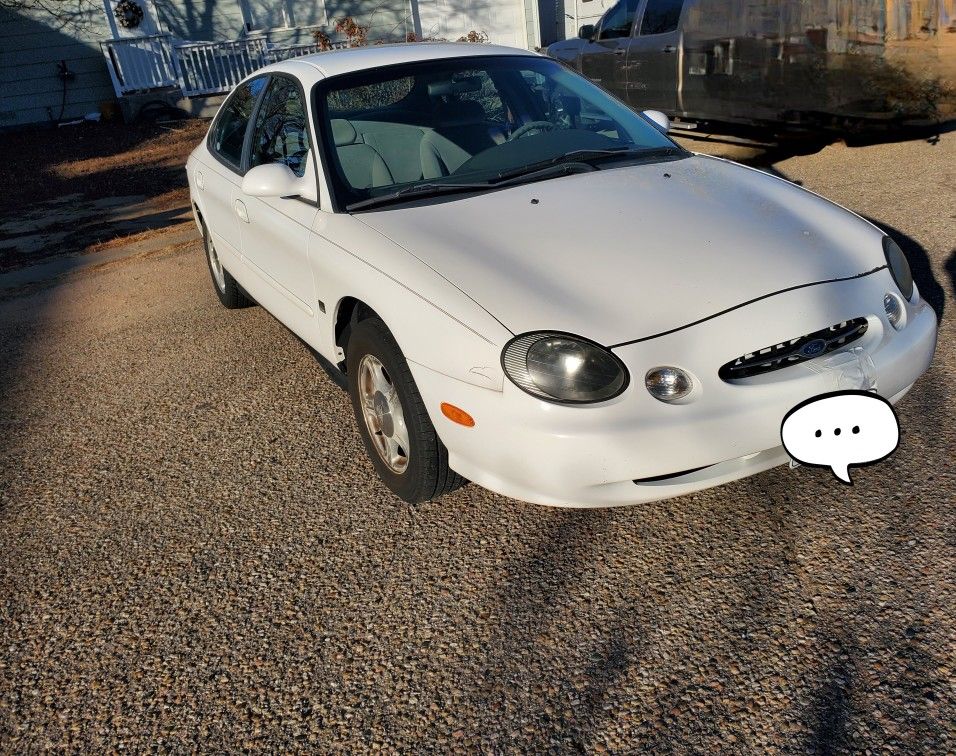 1999 Ford Taurus