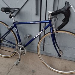 43cm.       Road Bike.        TREK 