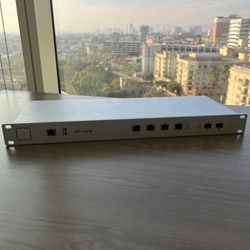 Ubiquiti Unifi Security Gateway Pro USG-PRO-4
