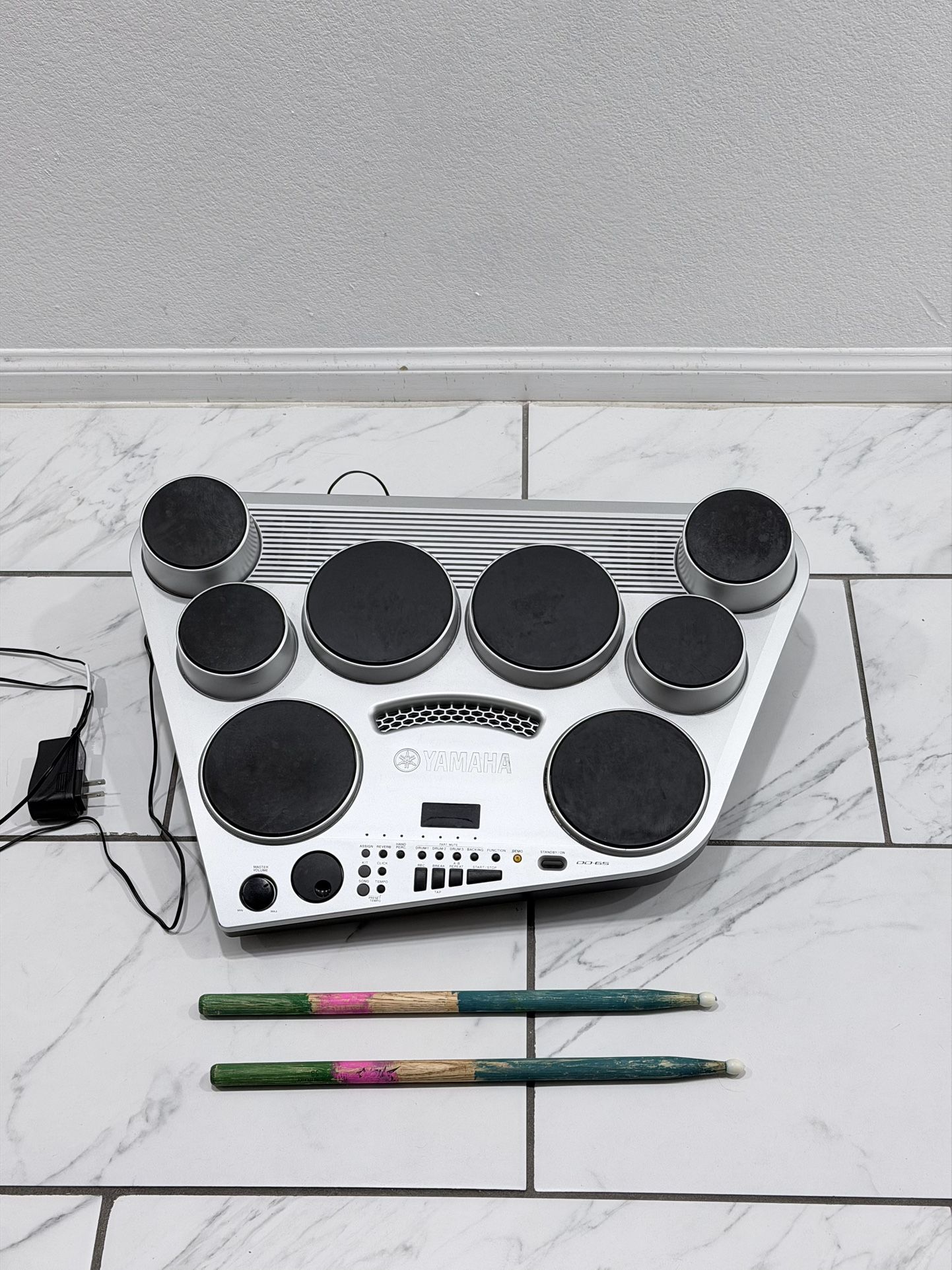 Yamaha DD-65 Portable Digital Drum + Sticks