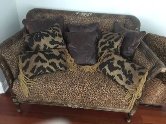 Love seat/sofa