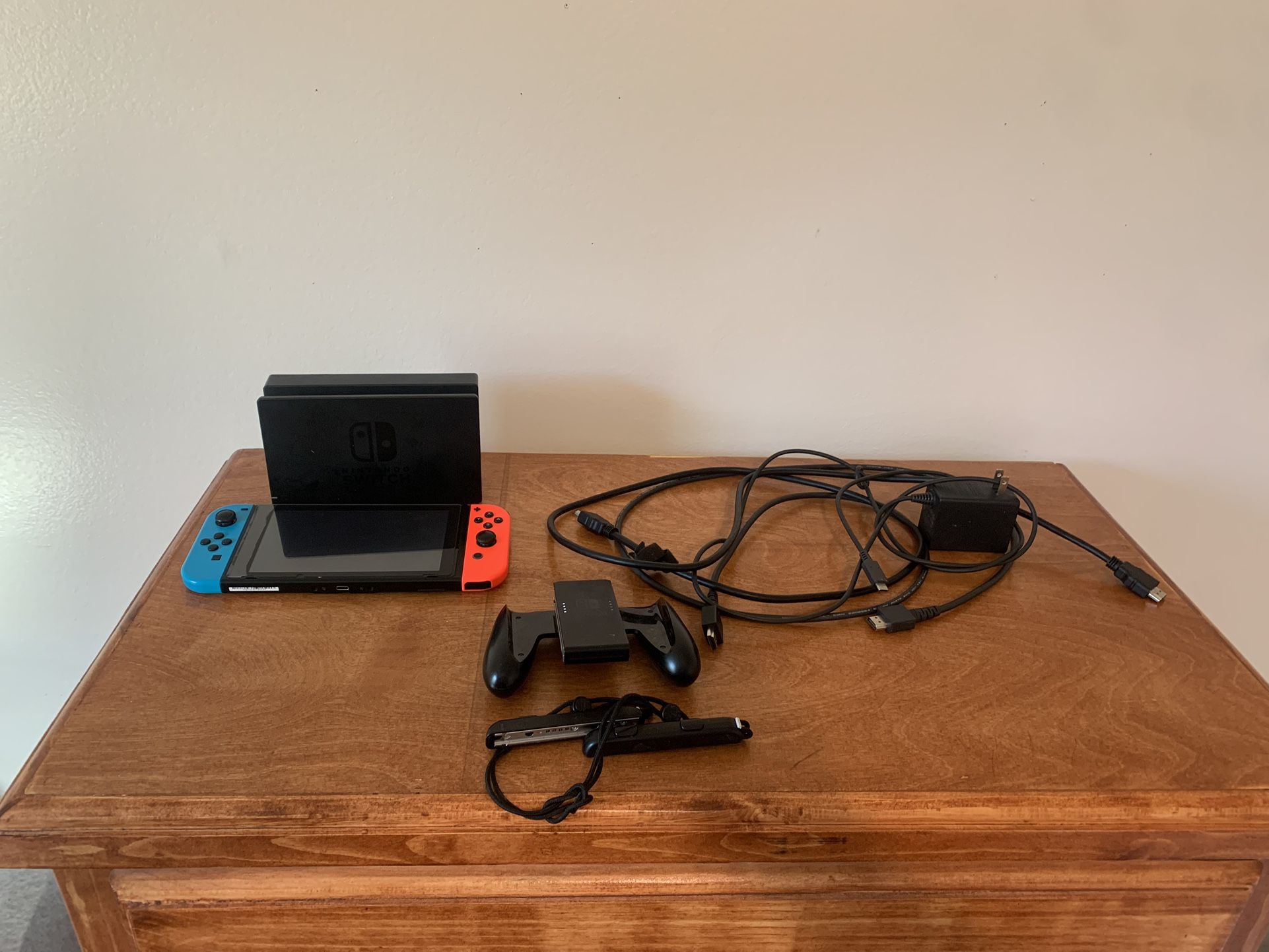 Nintendo Switch: 288GB Portable Gaming, Excellent Condition!