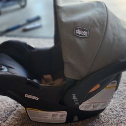 Chicco Keyfit30 infant car seat 2 bases 