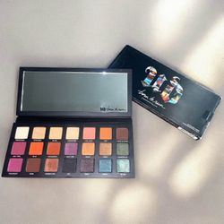 Authentic URBAN DECAY BORN TO RUN eyeshadow palette $50firm