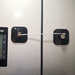 Upgraded Refrigerator Lock, Large Base 1-Pack, Child Proof With Key