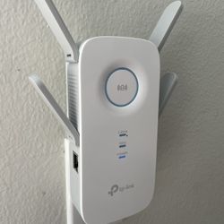 TP-Link AC2600 WiFi Extender (RE650) 