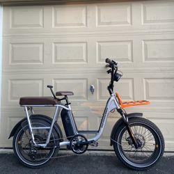 RadRunner Plus Electric Cargo Utility Bike Rad Power Bikes Bicycle e-bike ONLY 295 MILES