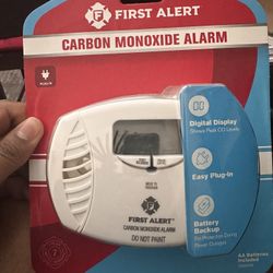 First Alert Dual Powered Carbon Monoxide Alarm