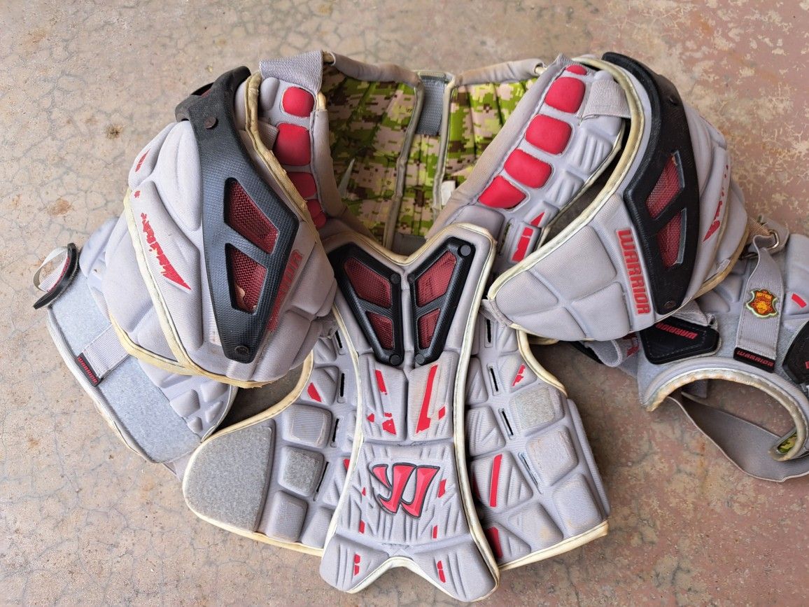 Warrior Lacrosse shoulder pads - Teens