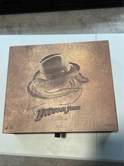 Hot Toys Indiana Jones Raiders of the Lost Ark Complete