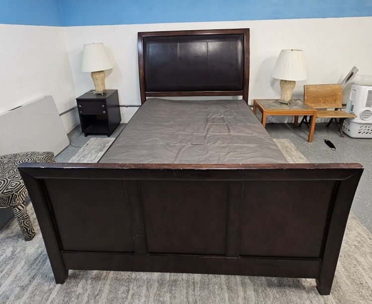 QUEEN SIZE BED FOR SALE for Sale in Tucson, AZ OfferUp