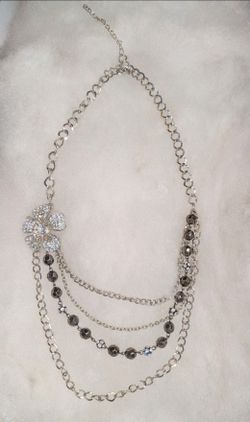 Silver fashion necklace