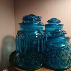 LE Smith, moon and stars pattern glasswa collection.