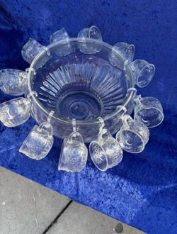 13 pc  vintage Punch bowl  with cups ,  altogether $25