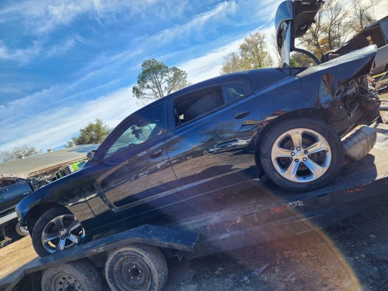 2014 Charger Full Part Out