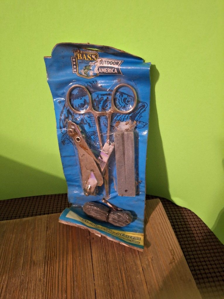 Bass Outdoor America Stainless Steel Forceps Line Clipper And Hooks Stone-$15.00