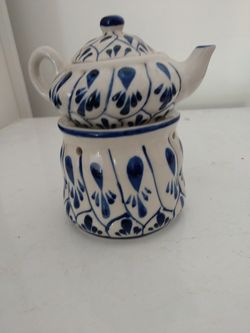 Blue/white popouri burner