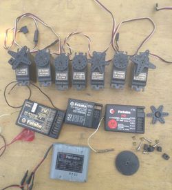 FUTABA SERVOS&RECEIVERS LOT