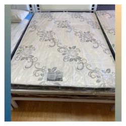 Queen size mattress / Colchon