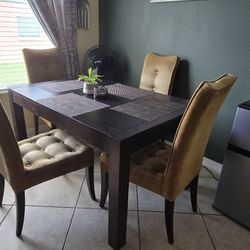 Dining Table With Four Chairs 