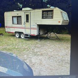 Fifth Wheel Camper