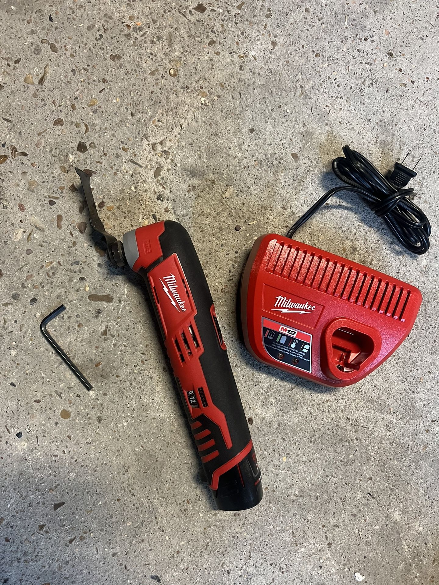 Milwaukee M12 Multi tool (tool Only)