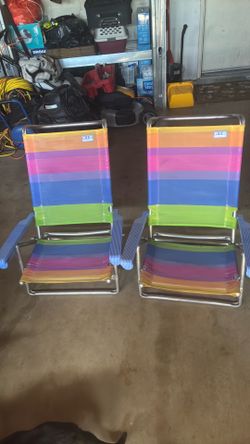Folding aluminum beach chairs