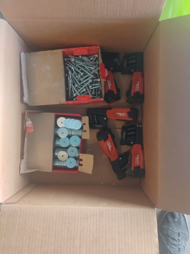 Hilti Screws,  magazines, Fender Washers