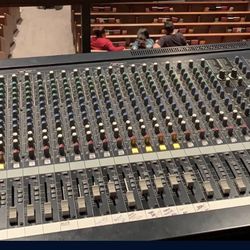 Sound Mixer (Analog 32 Channels) Yamaha