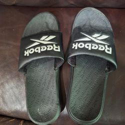 Reebok Men Slippers Size 8