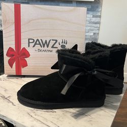 New Pawz By BearPaw Women’s Boots $25