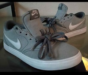 NIKE SB SHOES