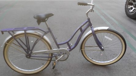 Girls Schwinn Beach Cruiser