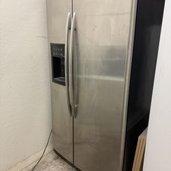 Refrigerator GE