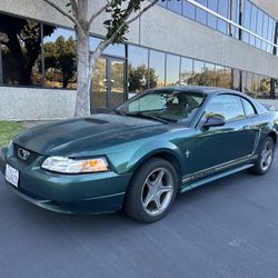 2000 Ford Mustang