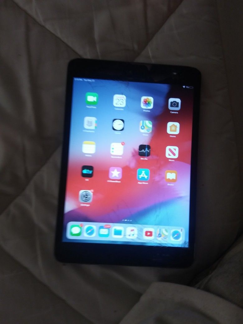 Apple Ipad 2 Slightly Crack