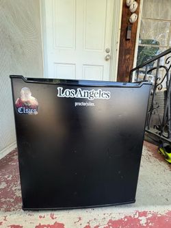 Mini fridge
