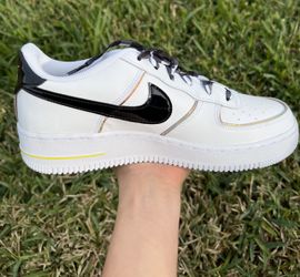 6.5y - Nike Air Force 1 Low (GS) Fresh White Black Bright Crimson -100 % Authentic