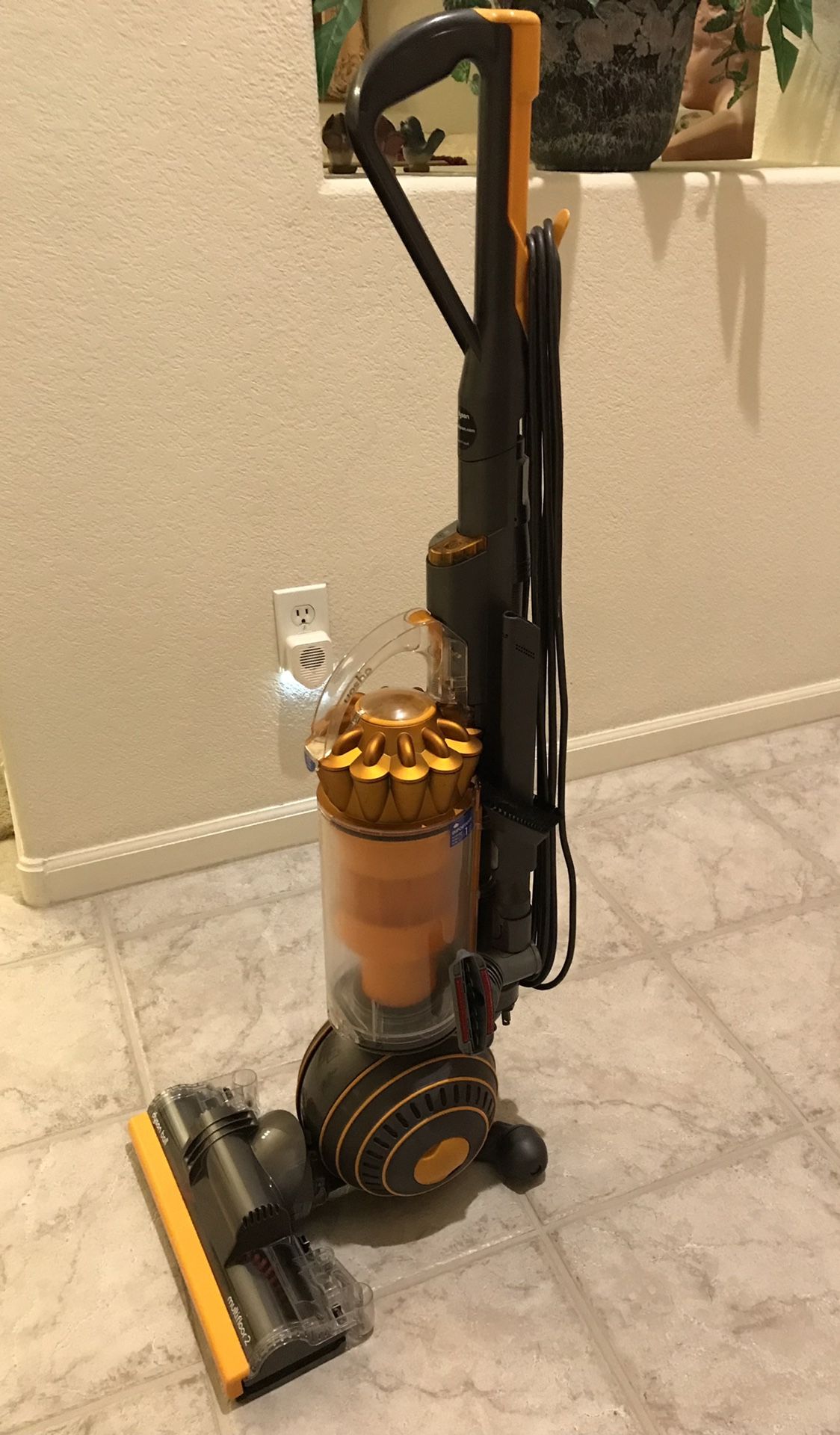 Dyson Ball Multifloor 2 Vacuum